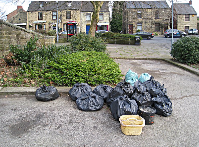 Rubbish removed from The Square on 2012-03-10